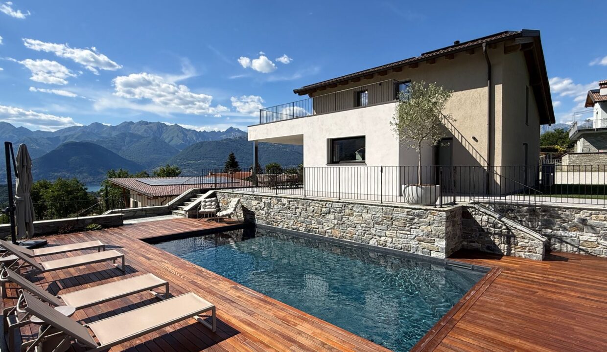 Villa Di Lusso Colico con Piscina e Vista Lago di Como