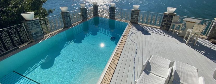 Ville di Lusso Dervio Fronte Lago Como con piscina